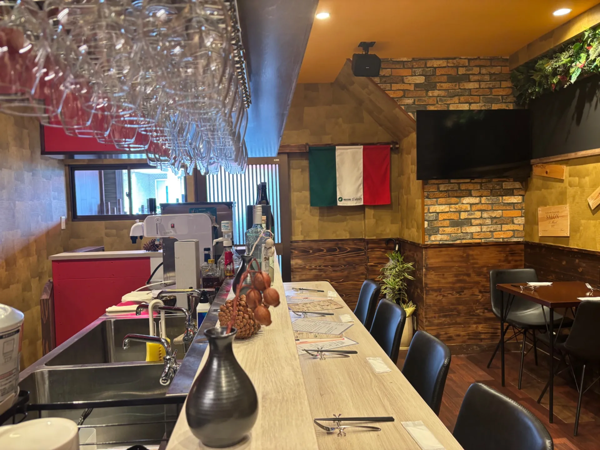 稲毛駅周辺でイタリアンを楽しむなら｜料理とお酒を味わる心地よい空間